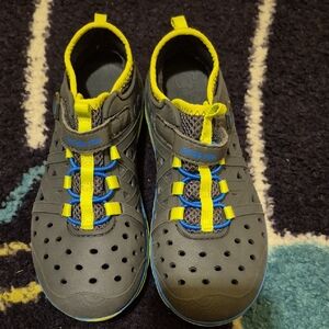 Stride Rite made 2 play water sneakers Gray and Yellow Shoes
